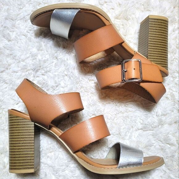 Old Navy Tan & Silver Block Heel Chunky Strap Heeled Sandal - Picture 4 of 8